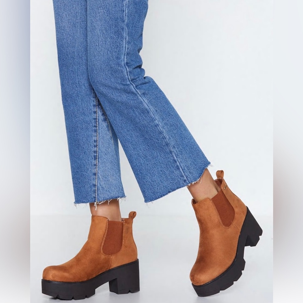 ASOS Top Of The World Chelsea Boot Size 10
